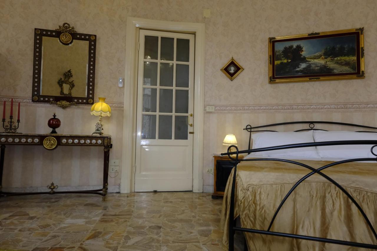 Palazzo Vitrano - Tourist Apartment カターニア エクステリア 写真