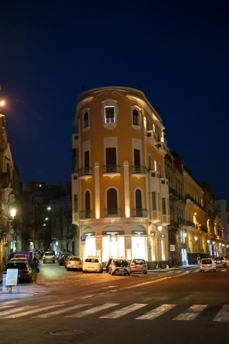 Palazzo Vitrano - Tourist Apartment カターニア エクステリア 写真