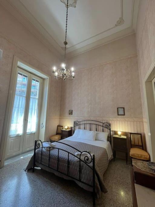 Palazzo Vitrano - Tourist Apartment カターニア エクステリア 写真