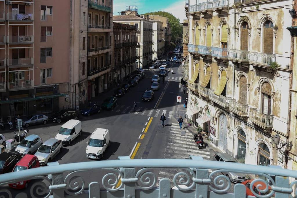 Palazzo Vitrano - Tourist Apartment カターニア エクステリア 写真
